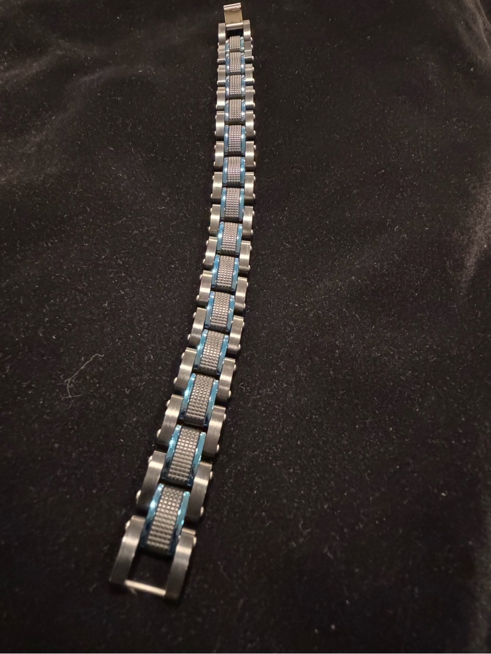 BI© Stainless Steel Blue Black Textured Link Men’s Bracelet